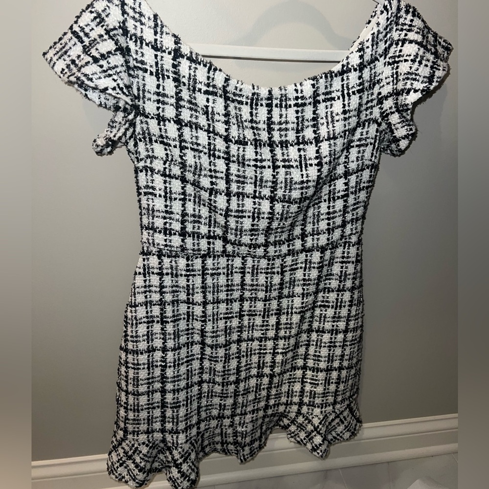 Patterned black and white dress